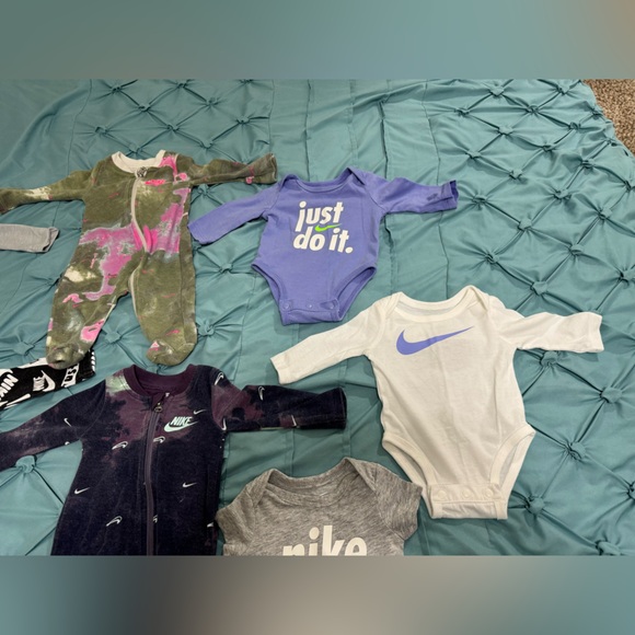 Newborn Nike 7 Piece Bundle - Picture 4 of 7